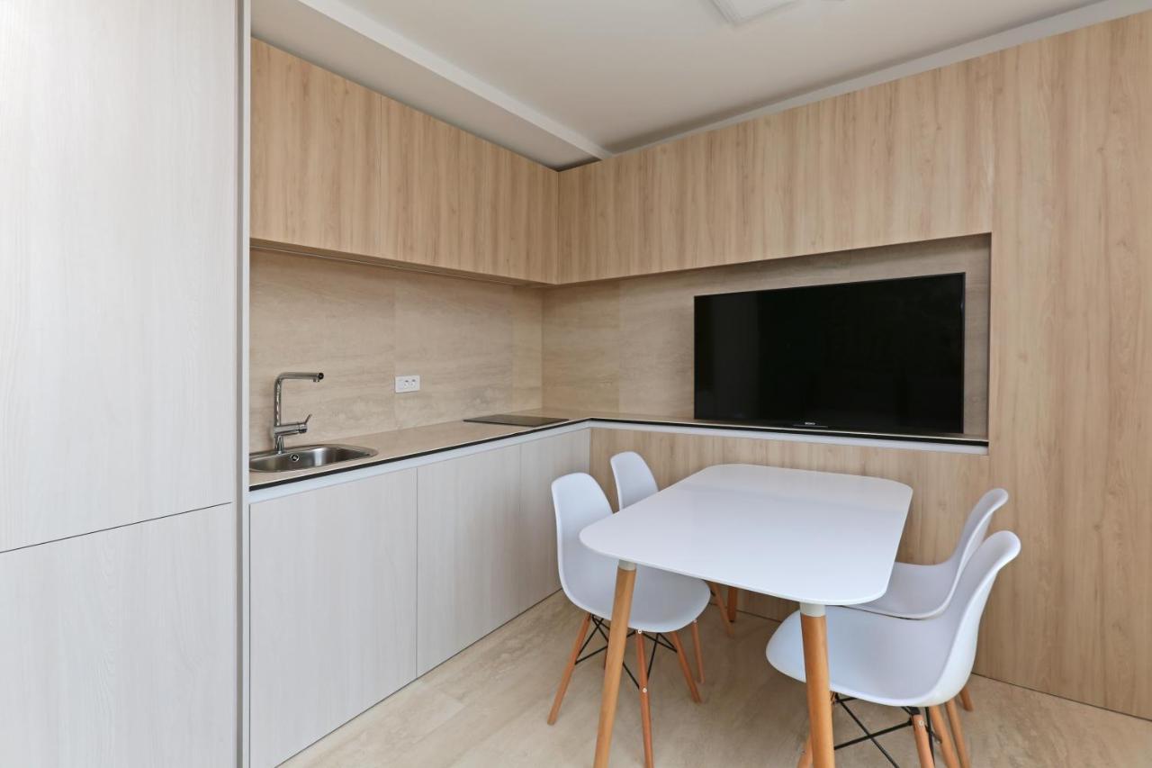 Magic Stone Apartments Baska Voda Luaran gambar