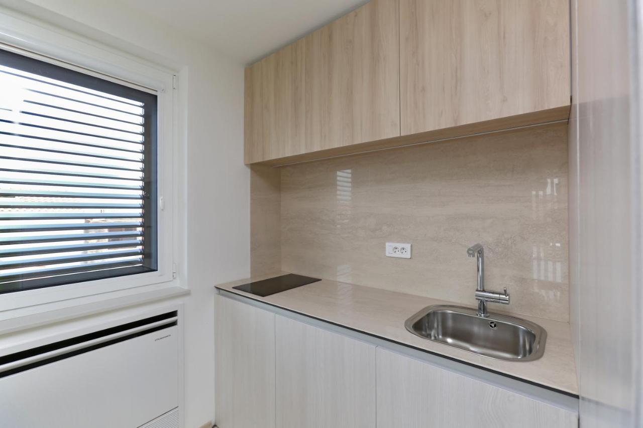 Magic Stone Apartments Baska Voda Luaran gambar