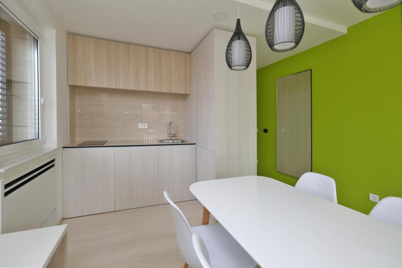 Magic Stone Apartments Baska Voda Luaran gambar